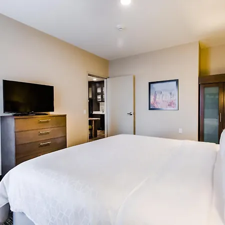 Candlewood Suites West Edmonton - Mall Area By Ihg-3